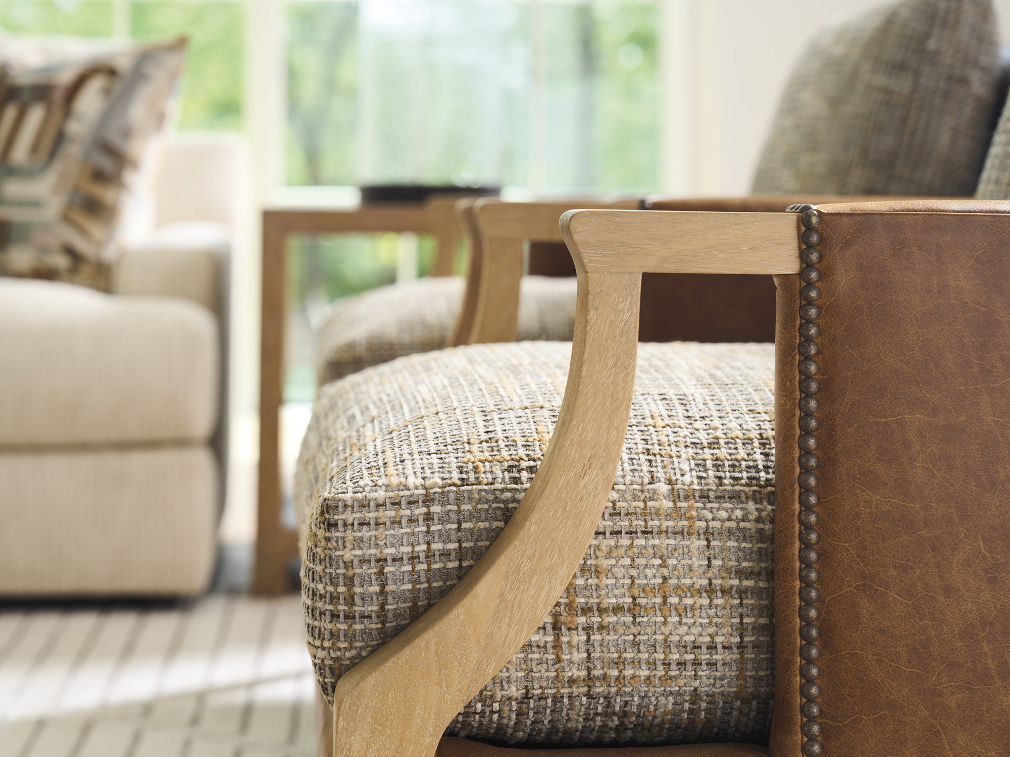 LL5309_11_905371_557971_det4