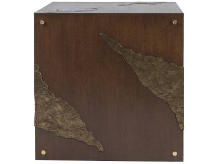 Contango Pedestal
