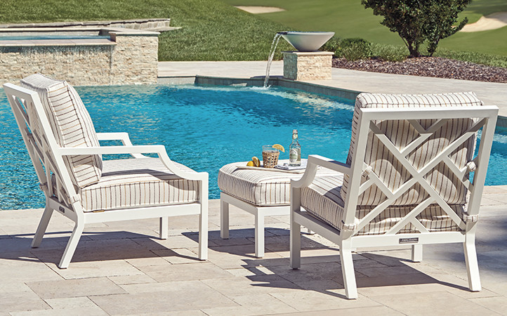 Island Classic outdoor living room scene.