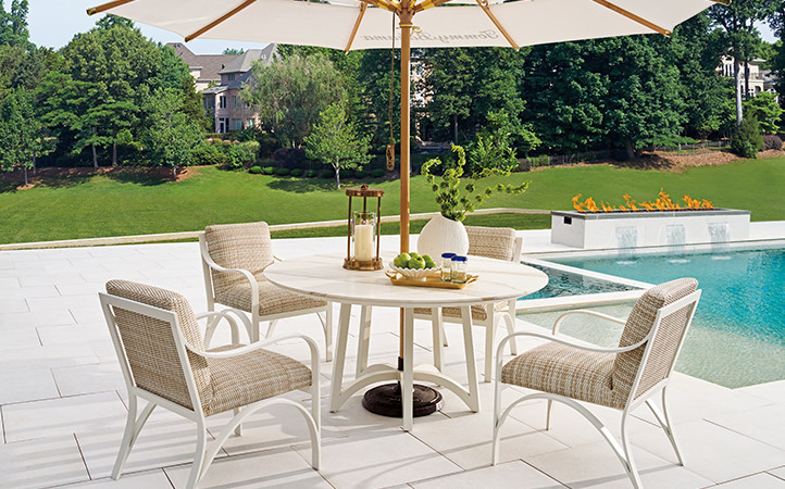Sand Dune dining room scene.